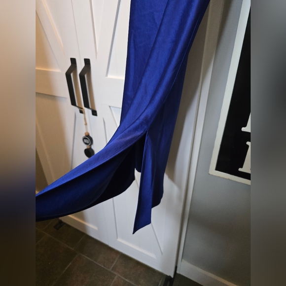 EXPRESS NWT Women’s Size XS Royal Blue Cowl Neck Satin Midi Slip Dress. - Picture 2 of 7